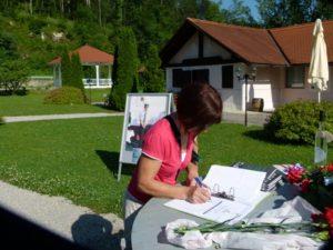 Vpis v knjigo pred pohodom